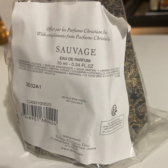 Dior SAUVAGE EDP Minial Holiday Packaging - Picture 3 of 4